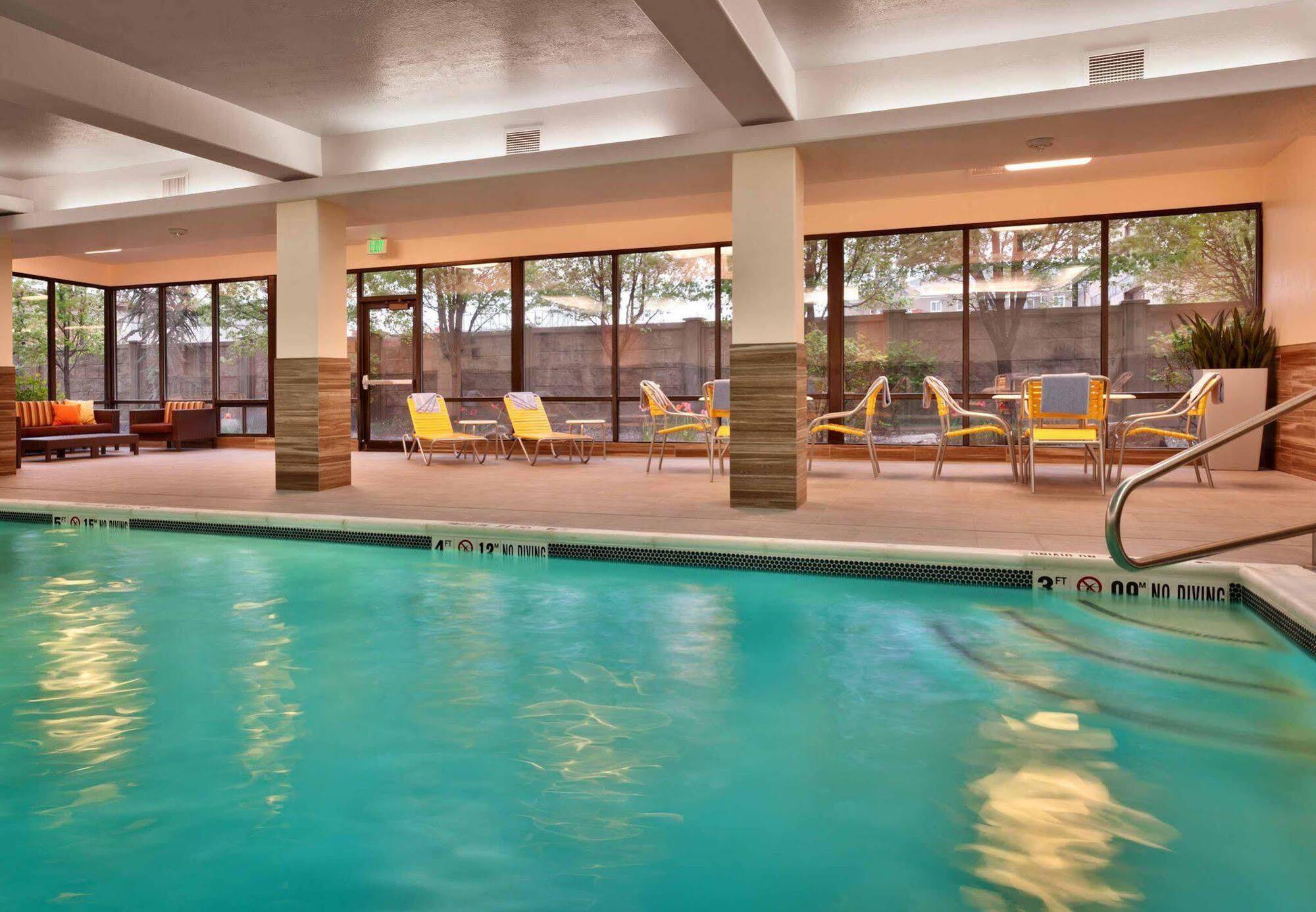 Courtyard By Marriott Salt Lake City Downtown Exterior photo